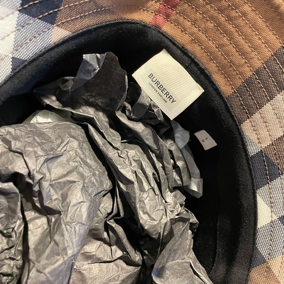 Burberry check bucket hat - Picture 2 of 2